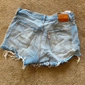 LEVIS shorts size 28